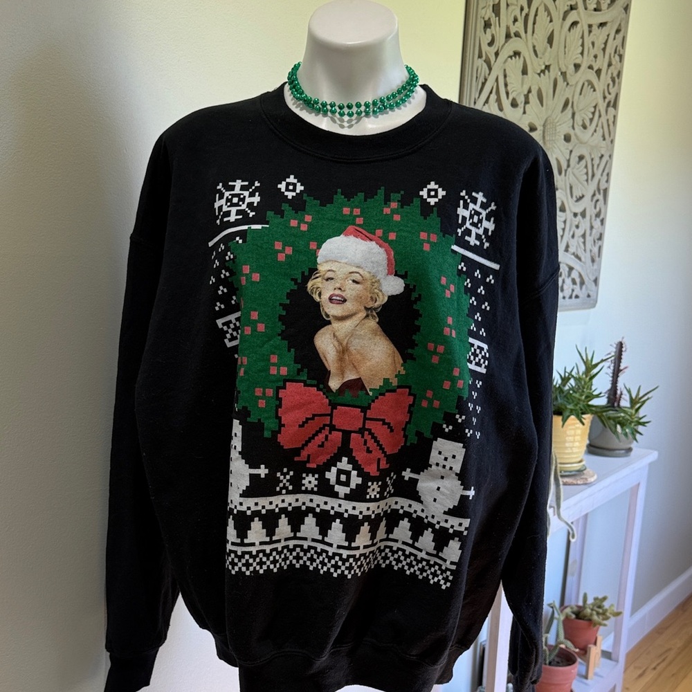 Marilyn Monroe Holiday Black Sweatshirt